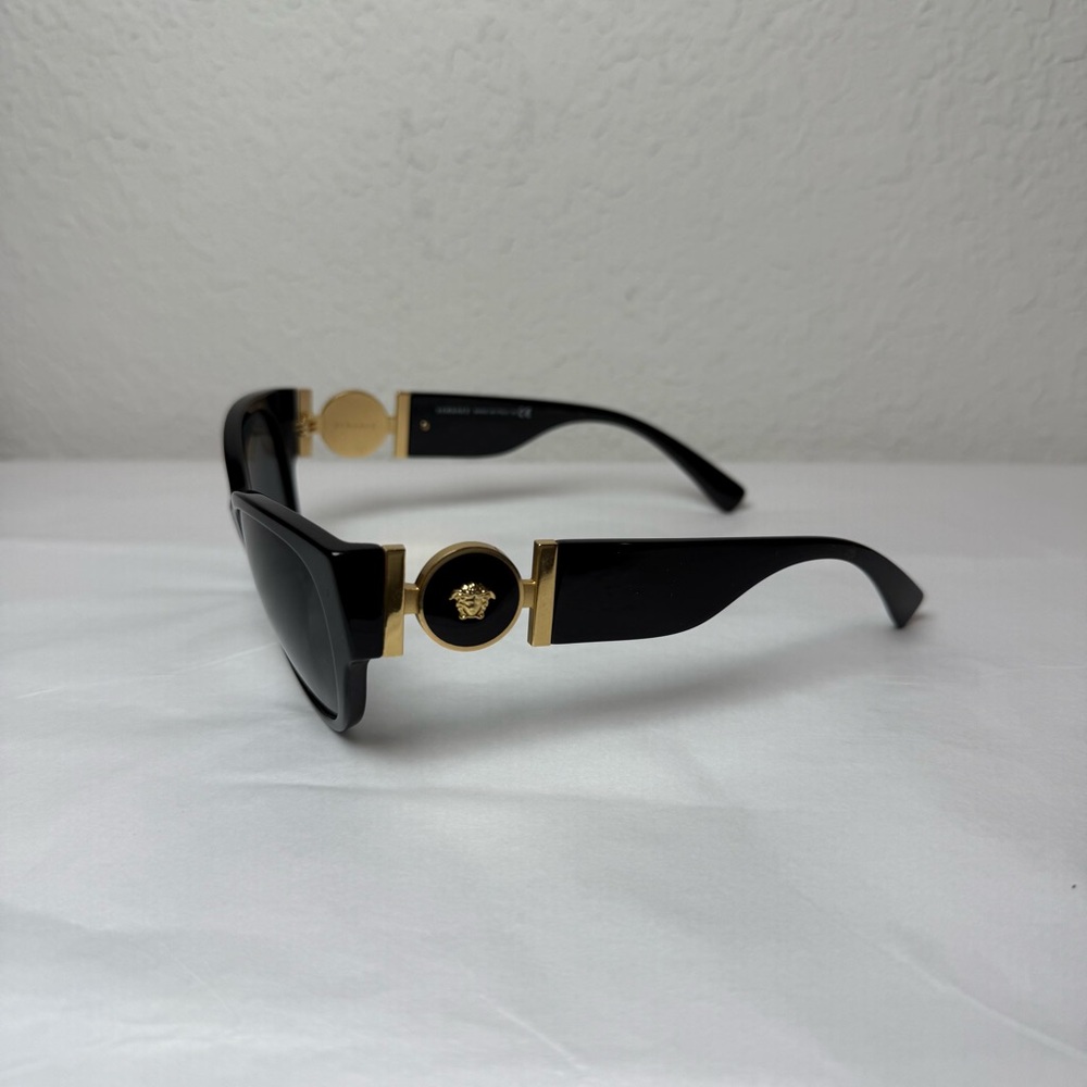 Versace Woman Sunglasses Black Frame, Dark Grey Lenses, 56MM *Authentic * - Picture 2 of 9
